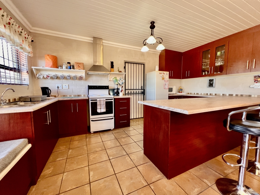 3 Bedroom Property for Sale in Country Club Western Cape